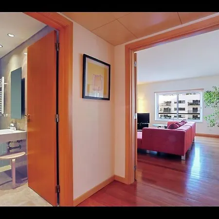 Comfortable & Contemporary - Expo ליסבון